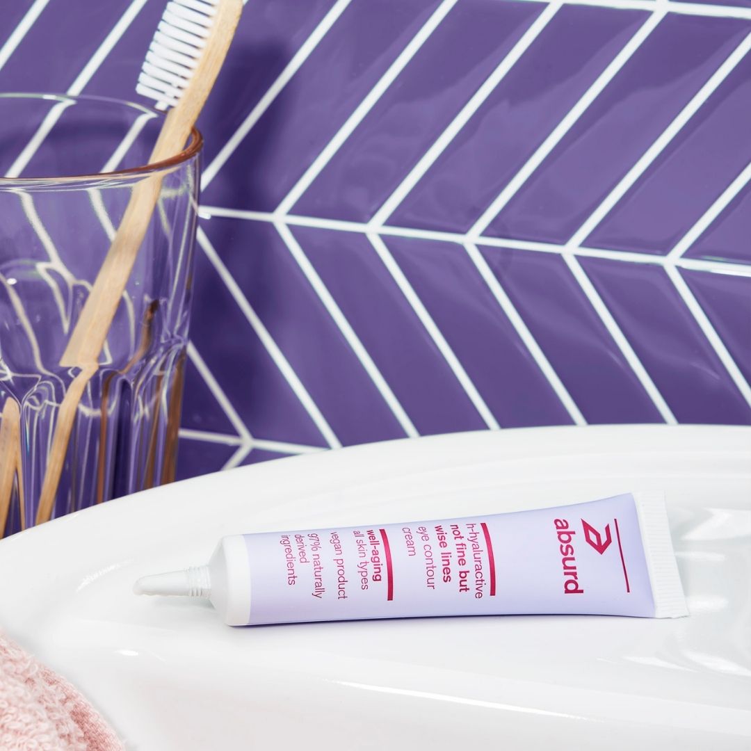 Anti-aging eye contour cream filler effect - Not Fine but Wise Lines 